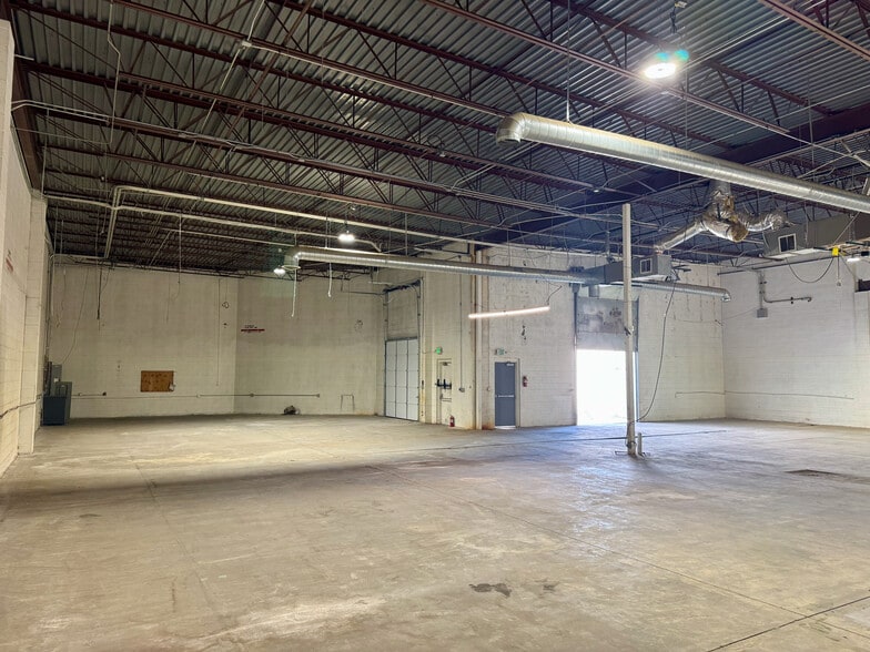 More Photos Of 4745 Town Center Dr, Colorado Springs Distribution For Lease