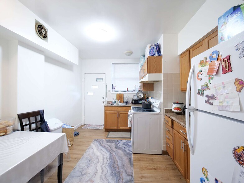 More Photos Of 5620 N Western Ave, Chicago Storefront Retail Residential For Sale