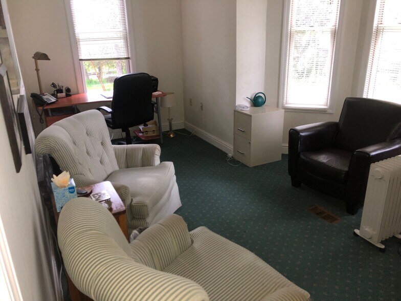 More Photos Of 195 Crowe Ave, Mars Office For Sale