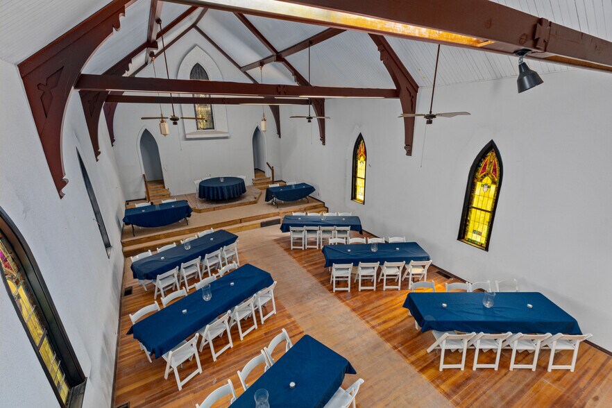 More Photos Of 206 W Spruce St, Gillespie Religious Facility For Sale