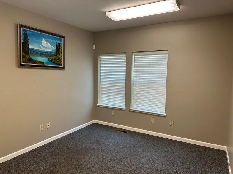 More Photos Of 10 Governors Ln, Chico Medical For Sale