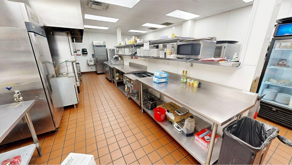 More Photos Of 1509 3rd Ave, Huntington Specialty For Sale