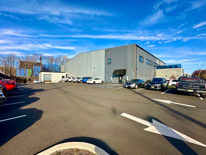 More Photos Of 470 W 1st Ave, Roselle Warehouse For Sale