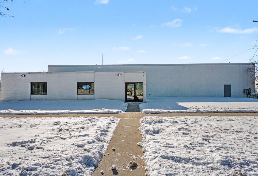 More Photos Of 5515 W Florist Ave, Milwaukee Warehouse For Sale