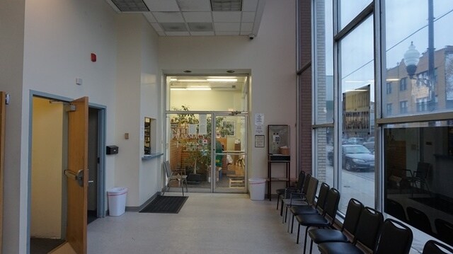 More Photos Of 6420 N California Ave, Chicago Coworking Space