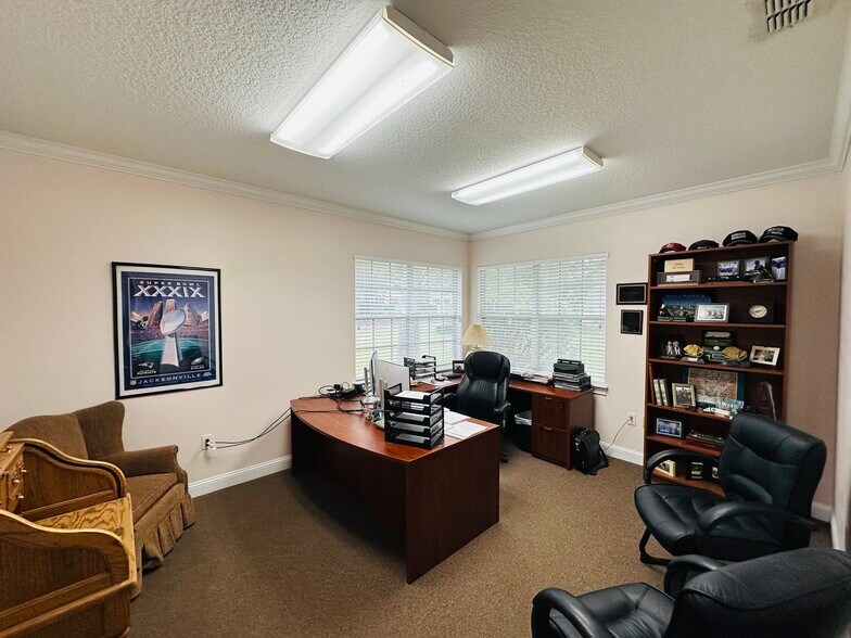 More Photos Of 6817 Southpoint Pky, Jacksonville Loft Creative Space For Lease