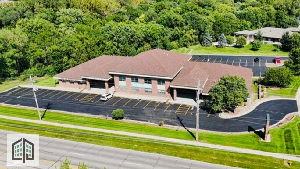 More Photos Of 3001 86th St, Urbandale Medical For Sale