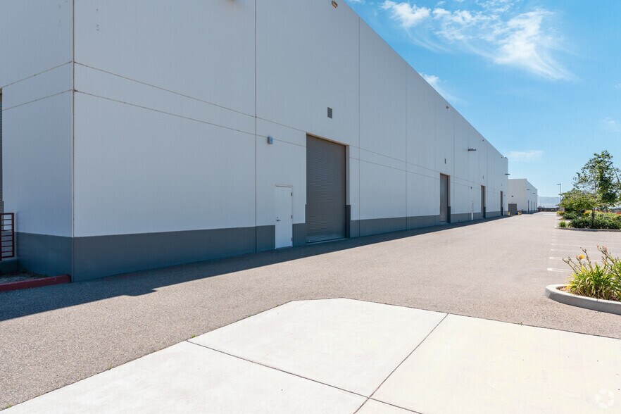 More Photos Of 1401 W Fairway Dr, Santa Maria Warehouse For Sale