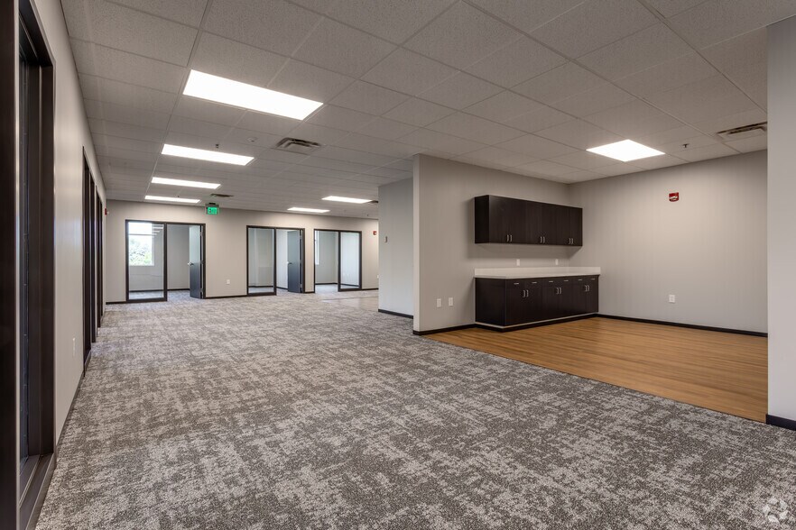 More Photos Of 579 Executive Campus Dr, Westerville Office For Sale