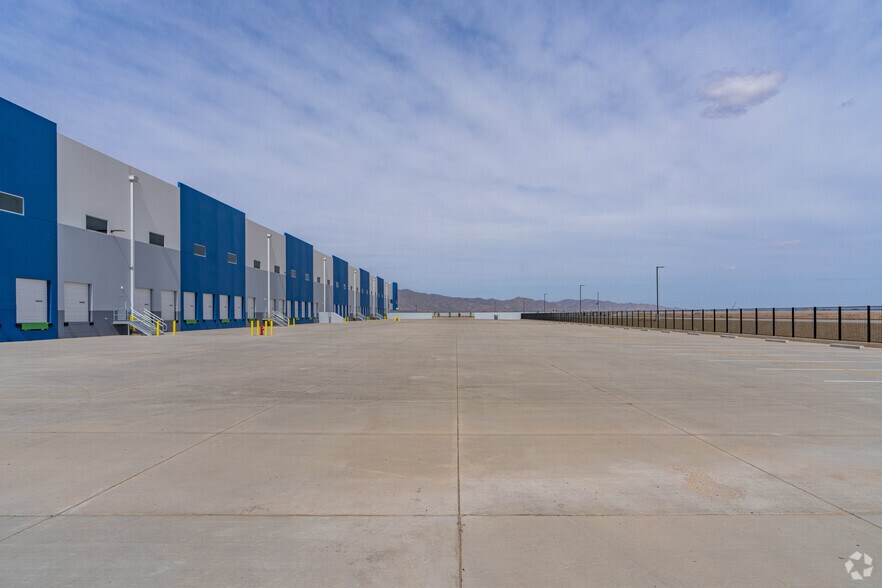 More Photos Of NWC Indian School Rd & W Minnezona Ave, Goodyear Unknown For Lease