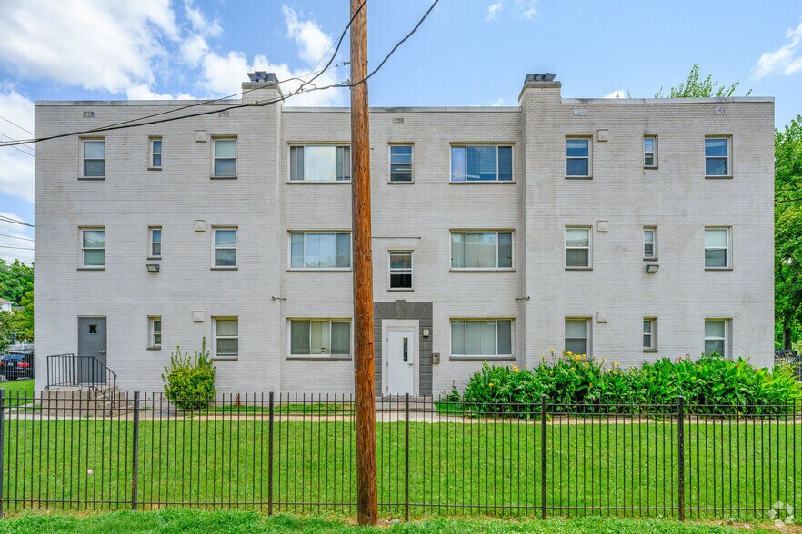 More Photos Of 129 Yuma St SE, Washington Apartments For Sale