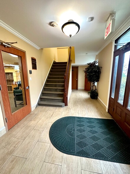 More Photos Of 241 Rushmore Ave, Carle Place Office For Sale