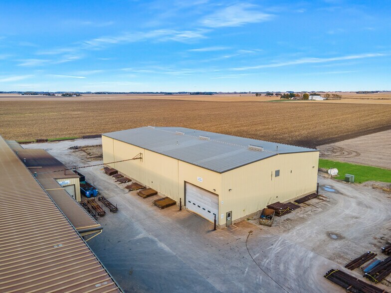 More Photos Of 5704 E 1700 North Rd, Danvers Industrial For Lease