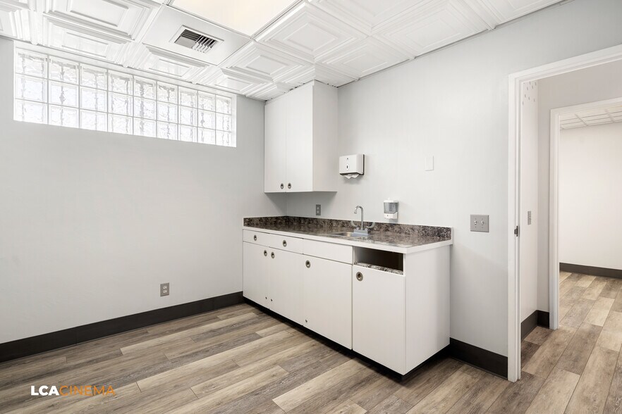 More Photos Of 2317 17th St, Bakersfield Medical For Lease