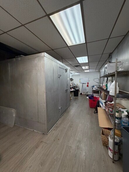 More Photos Of 36 Beach Rd, Monmouth Beach Storefront Retail Office For Lease