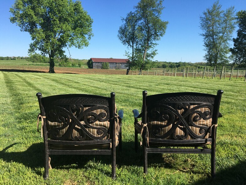 More Photos Of 6825 Old Richmond Rd, Lexington Winery Vineyard For Sale