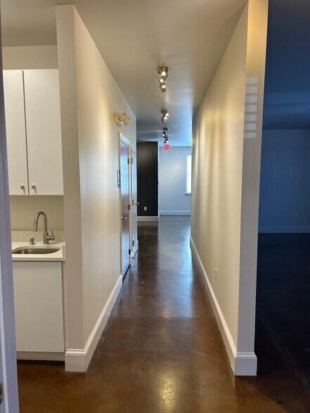 More Photos Of 727 W Hargett St, Raleigh Office Residential For Lease