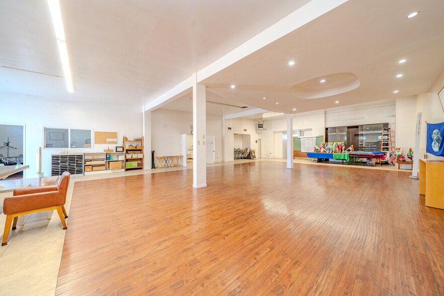 More Photos Of 15000 S Western Ave, Gardena Storefront Retail Office For Sale