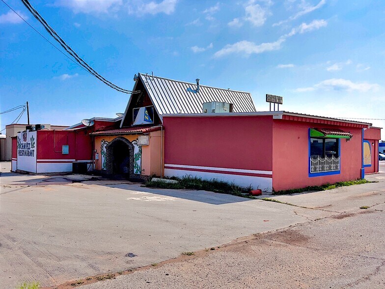 More Photos Of 1221 N Grady St, Altus Restaurant For Sale