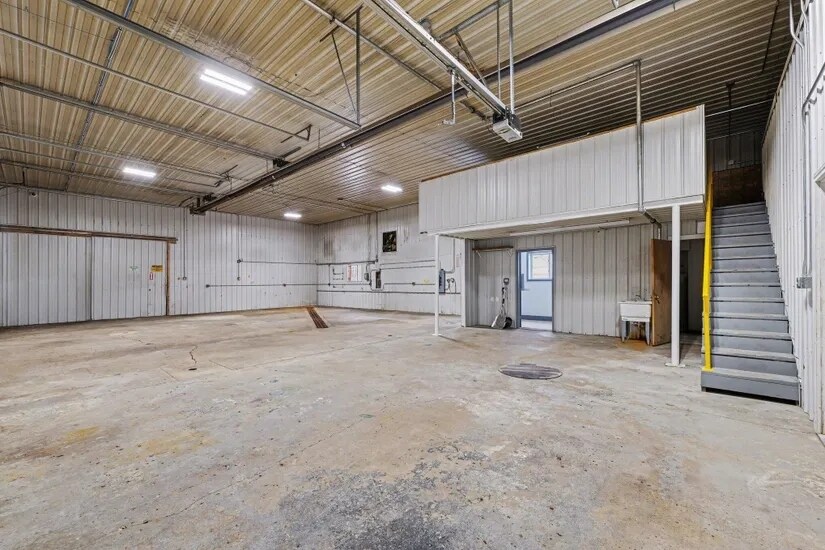 More Photos Of 206 E Park Dr, Kalkaska Warehouse For Sale