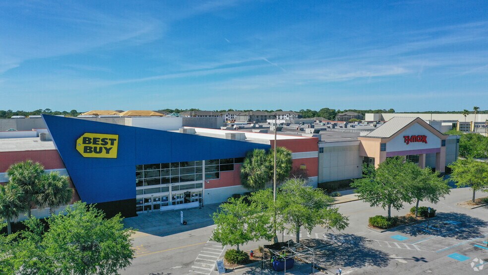 More Photos Of 9409 Us Highway 19, Port Richey Unknown For Lease