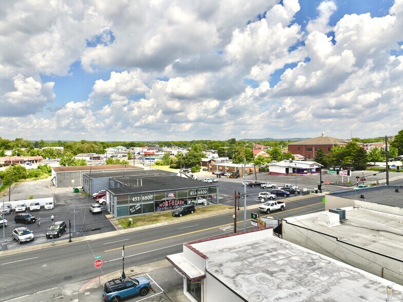 More Photos Of 214 W Main St, Gallatin Auto Dealership For Lease