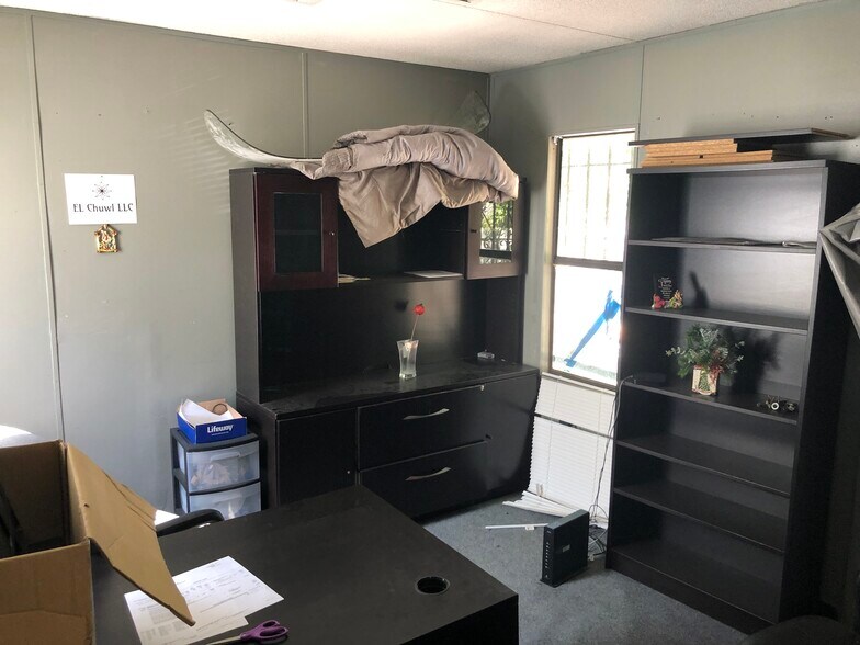 More Photos Of 240 Waters Rd, Atlanta Warehouse For Sale