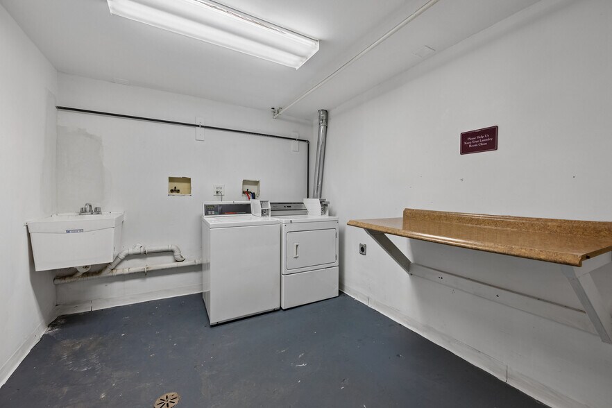 More Photos Of 3001 Prairie St, Franklin Park Apartments For Sale