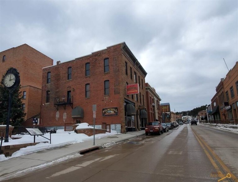 More Photos Of 305 W Main St, Lead Restaurant For Sale