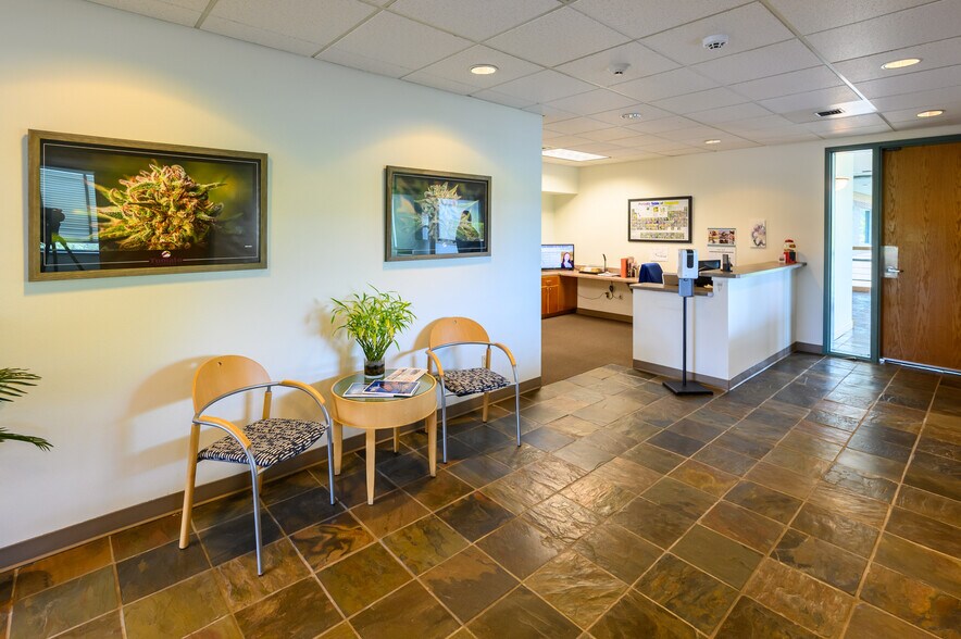 More Photos Of 296 SW Columbia St, Bend Office For Sale