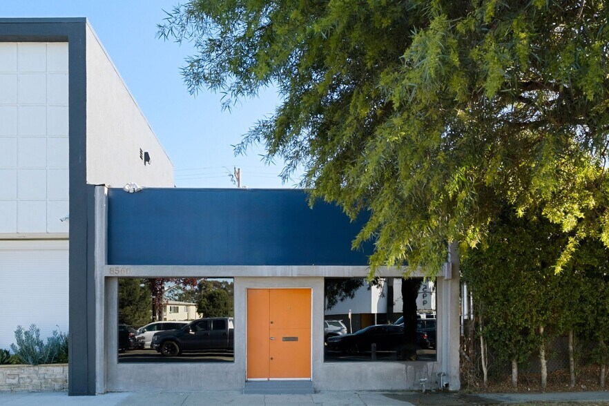 Primary Photo Of 8560 Venice Blvd, Los Angeles Storefront Retail Office For Sale