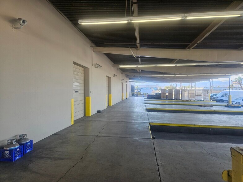 More Photos Of 6333 Ensworth St, Las Vegas Warehouse For Lease