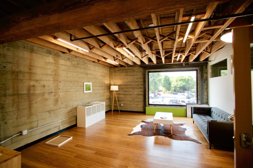 More Photos Of 502 7th St, Oregon City Storefront Retail Office For Lease