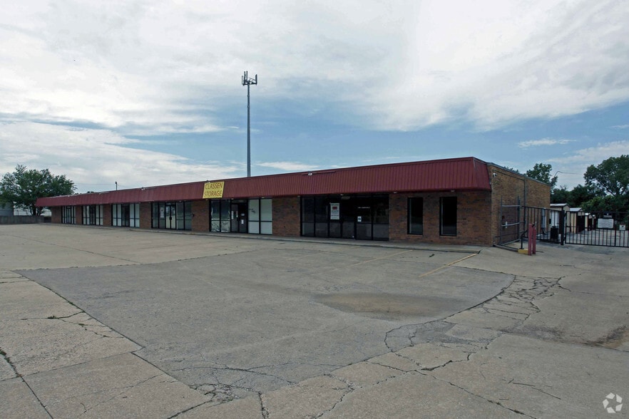 More Photos Of 2400 S Classen Blvd, Norman General Retail For Lease