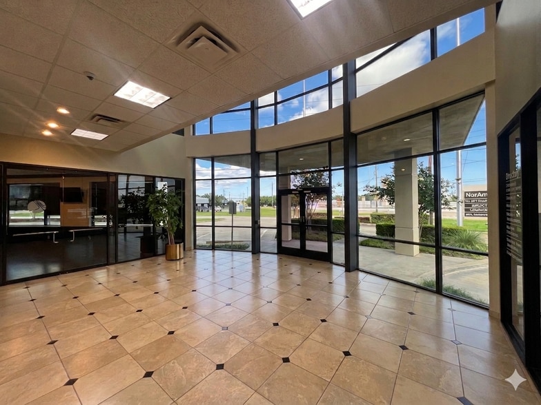 More Photos Of 8400 N Sam Houston Pky W, Houston Office For Lease