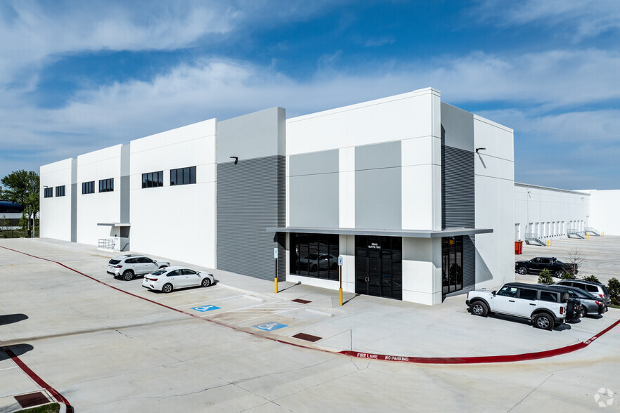 Primary Photo Of 3260 Skyway Cir, Irving Warehouse For Lease