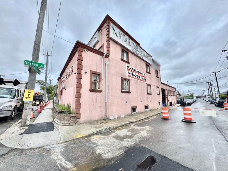 More Photos Of 81 Sheridan Blvd, Inwood Warehouse For Sale