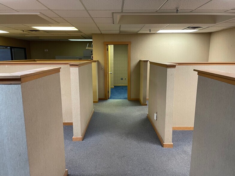 More Photos Of 41 Orchard St, Ramsey Warehouse For Lease