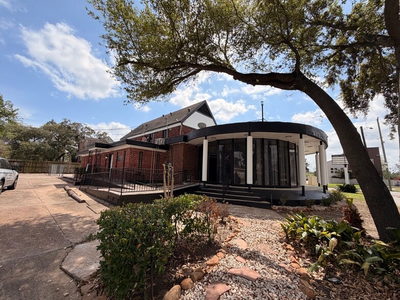 More Photos Of 2601 Prospect St, Houston Medical For Sale