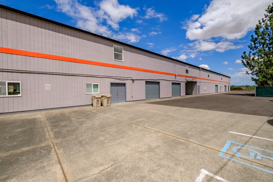 More Photos Of 33845 E 99 Hwy, Tangent Self Storage For Sale