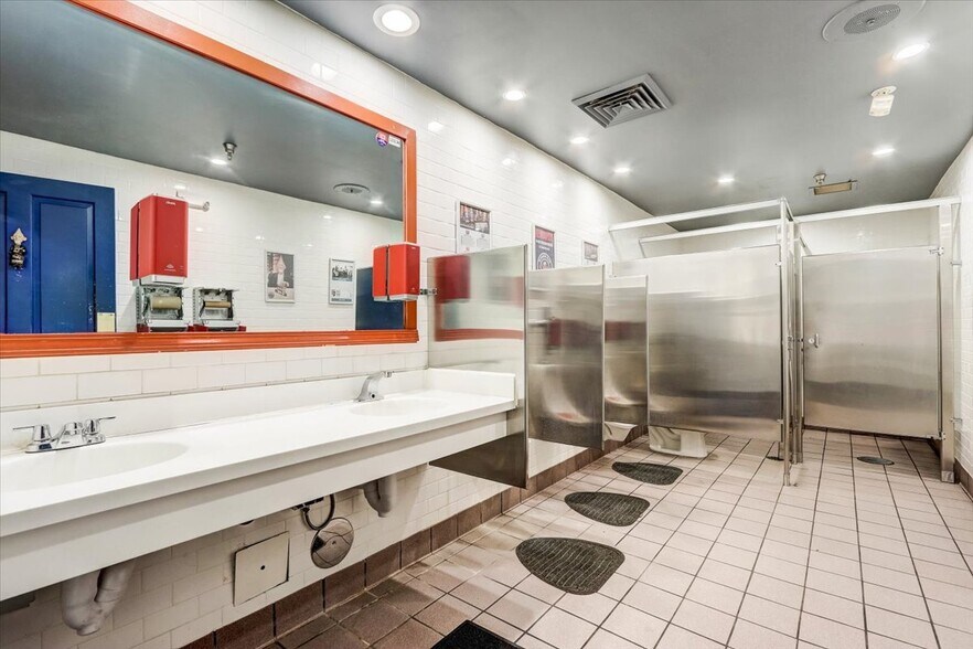 More Photos Of 10950 W Good Hope Rd, Milwaukee Restaurant For Sale