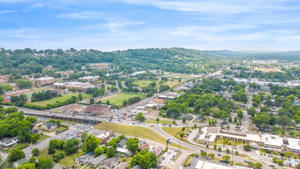 More Photos Of 2507 McCallie Ave, Chattanooga Office Residential For Sale