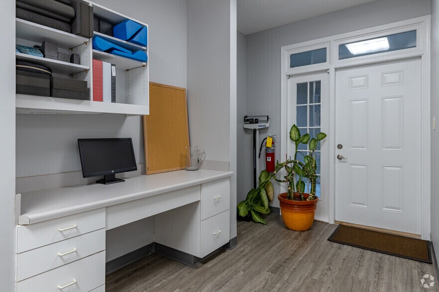 More Photos Of 1250 Upper Hembree Rd, Roswell Medical For Lease