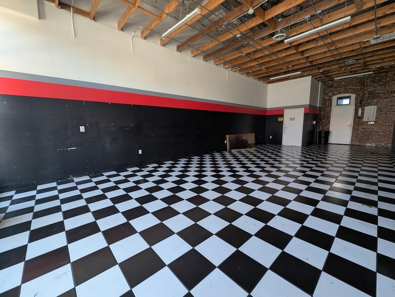 Primary Photo Of 4850 Santa Monica Blvd, Los Angeles Storefront For Lease