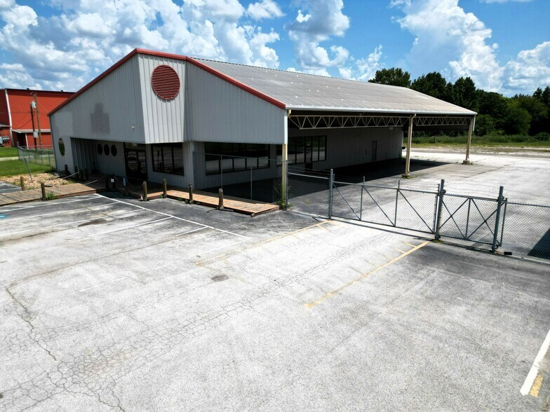 More Photos Of 17601 State Highway 155 S, Flint Warehouse For Sale