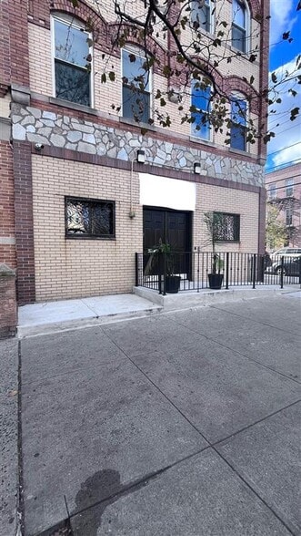 Primary Photo Of 4602 30th Ave, Astoria Storefront Retail Residential For Lease