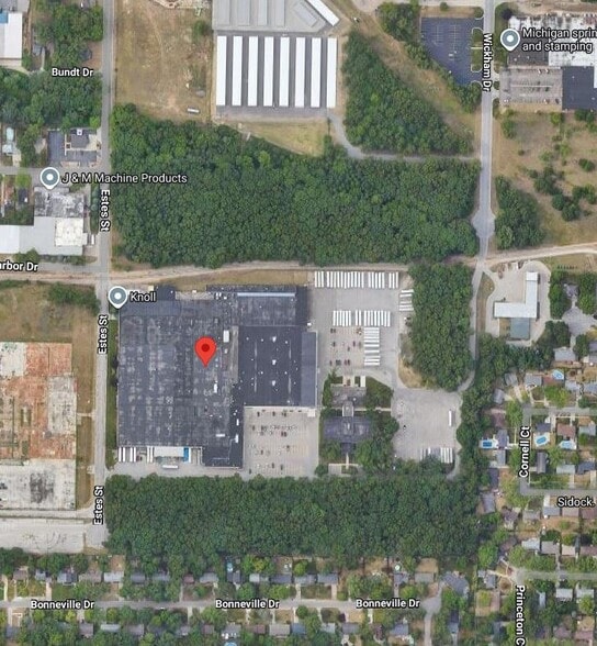 More Photos Of 2800 Estes St, Norton Shores Manufacturing For Sale