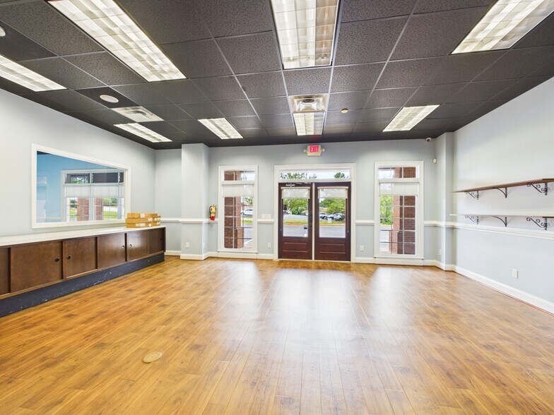 More Photos Of 7559 Kayne Blvd, Columbus Freestanding For Lease