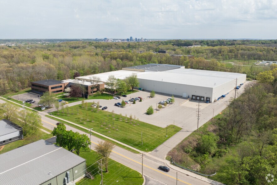 More Photos Of 1950 Waldorf St NW, Grand Rapids Manufacturing For Sale