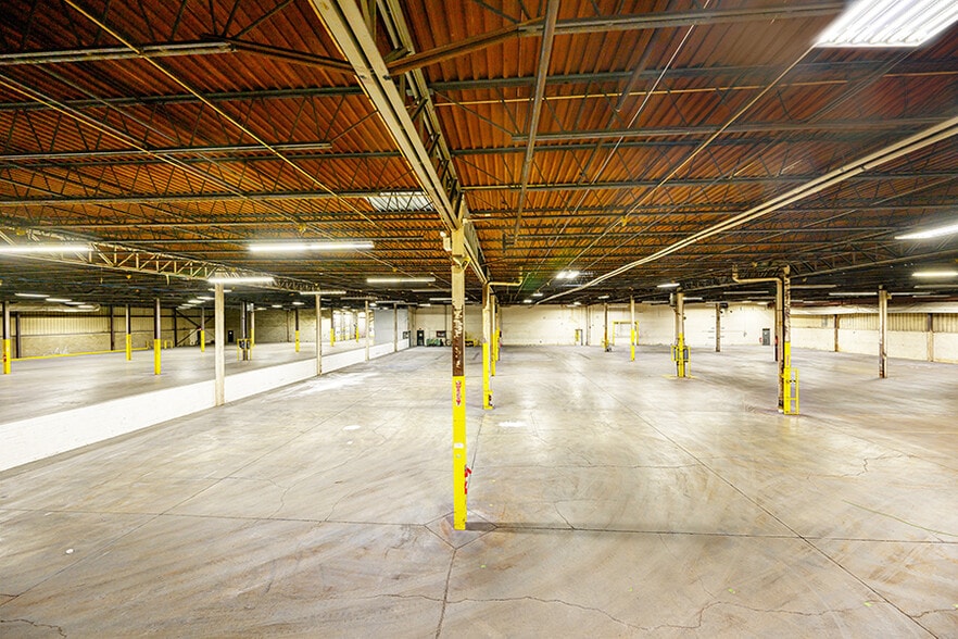 More Photos Of 1 Bouchard St, Manchester Manufacturing For Sale